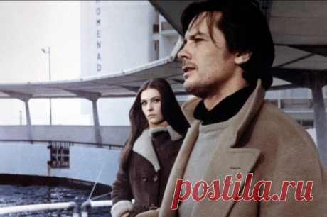 ღЛучшие фильмы с Ален Делоном

 Первая ночь покоя (1972)

Страны:  Франция, Италия

Жанр: драма

Режиссер: Валерио Дзурлини

В главных ролях: Ален Делон, Джанкарло Джаннини, Соня Петровна, Ренато Сальватори, Алида Валли, Адальберто Мария Мерли, Николетта Рицци, Сальво Рандоне