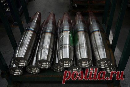 Генсек НАТО анонсировал масштабные инвестиции в производство боеприпасов. Генеральный секретарь НАТО Йенс Столтенберг анонсировал масштабные инвестиции в производство 155-милиметровых боеприпасов в размере 1,2 миллиарда долларов. «Война на Украине превратилась в битву боеприпасов», — заявил генсек после церемонии подписания соглашения в штаб-квартире военного альянса в Брюсселе.
