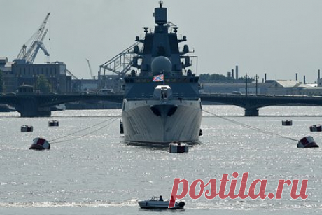 Модернизацию «Адмирала Касатонова» под «Цирконы» завершили. Модернизация фрегата «Адмирал Касатонов» Северного флота (СФ) России под гиперзвуковые ракеты «Циркон» завершена в ноябре. Об этом ТАСС сообщил командир корабля Алексей Рябоштан. «Загрузили боевые ракеты — четыре изделия. Пока стрельб еще не было, готовы к выполнению поставленных задач», — сказал военный.