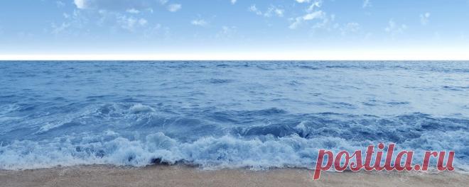 Скачать бесплатные обои «Холодные воды» для рабочего стола (jpg) в разрешении 2560х1024 по тегам — прибой пляж песок пена море вода