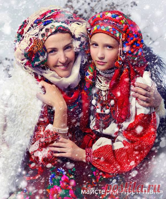 Український жіночий одяг - це справжнє мистецтво, а жіночий головний убір - це справжнє диво, а українка - це справжня краса!!!