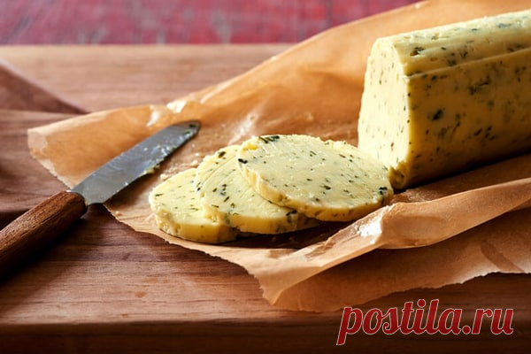 КАК СДЕЛАТЬ ВКУСНОЕ И ПОЛЕЗНОЕ МАСЛО С ТРАВАМИ  
Предлагаем вам популярный народный рецепт от болей в желудке, но напоминаем, что всегда лучше консультироваться с медиком.
Ингредиенты:
— пачка (200 грамм) размягченного сливочного масла,

— чайная …