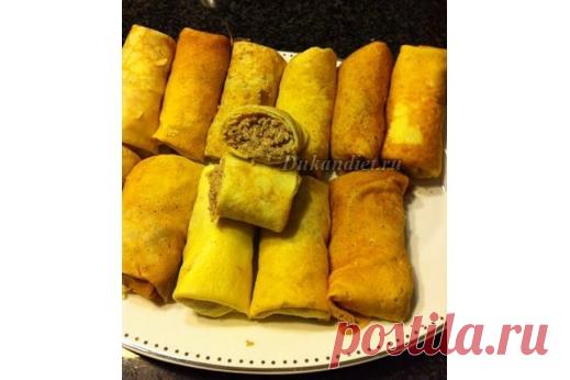 Блинчики с мясом и жареным луком
4 яйца.
75 г молока 0%, в молоко кладем 2 ст. ложки крахмала и мешаем. Вливаем крахмал в яйца.
3 ст. ложки йогурта 0%,
1 ч. ложка разрыхлителя.
Все хорошо перемешать.
4 ст. ложки сухого молока.
Отдельно:
2 ст. ложки овсяных отрубей заварите в кипятке и мешайте дo однородной консистенции (по желанию отруби, блины и без отрубей получаются вкусными).
Добавьте отруби в блинную массу, при выпекании блинов все время мешайте массу.