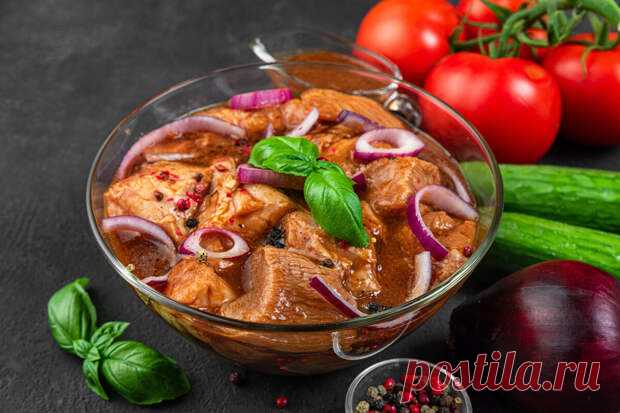Маринование мяса для шашлыка – лучшие рецепты - Будет вкусно - 26 марта - Медиаплатформа МирТесен Составляя этот список, мы решили разнообразить давно известные виды маринадов, а в некоторых пунктах воедино собрали компоненты, нечасто встречающиеся в заправках. И даже если в результате у вас получится шашлык 