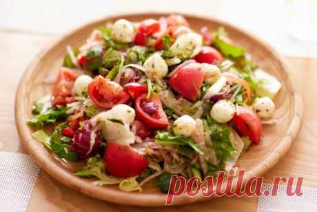 17 изысканных рецептов салатов без майонеза для праздничного стола — MOJAKUHNJA.ru