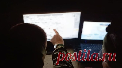 «Сапёры на нас смотрели как на психопатов»: как работает аэроразведка в зоне СВО. Украинских военных видно и днём, и ночью — грузовики, бронемашины, орудия, бойцы на позициях, брошенные промышленные здания, превращённые в пункты временной дислокации. Поэтому артиллеристы Первой Славянской бригады постоянно наносят удары по скоплениям техники и живой силы, не давая противнику собраться для атаки. Для этого и работает аэроразведка — расчёты запускают БПЛА, операторы высматривают в посадках и…