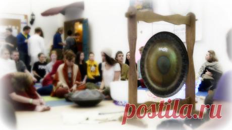 На Дне Рождения любимого ЙогАрта побывала на Гонг-медитации. Это было просто невероятно. Самая сильная Гонг-медитация в моей жизни, глубокая, трансформационная. Я даже подумать не могла, что такое погружение возможно в формате фестиваля. Отходила еще долго. И до сих пор под впечатлением