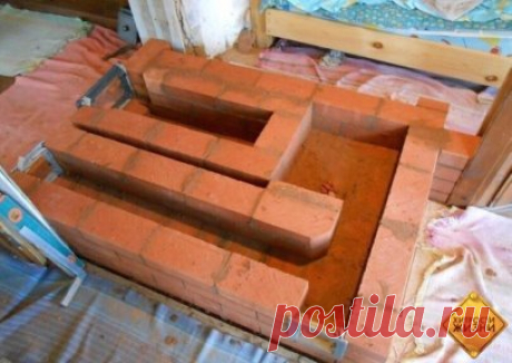 Печурка сделана собственноручно
Ничего сложно по большому счету, на работу ушло чуть больше двух дней. За основу была взята металлическая бочка из-под дизеля объемом 200 литров и длиной метра два.
На данный момент она не используется по назначению, стоит в гараже, но при необходимости ее легко можно будет использовать по прямому назначению.
Также были использованы два листа металла толщиной 3 мм.
Для изготовления печурки была использована труба диаметром 100 мм, которая была разрезана пополам …
