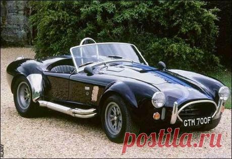 20 самых красивых автомобилей за все время:AC Cobra