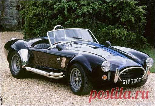 20 самых красивых автомобилей за все время:AC Cobra
