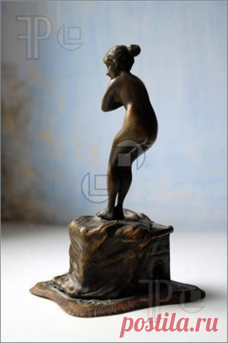 Image Of Bronze Statuette Nyu. Stock Picture To Download at FeaturePics.com