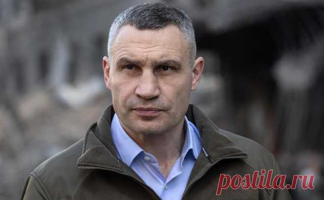 Кличко предупредил Зеленского о расплате за совершенные ошибки. Снижение рейтинга президента Украины Владимира Зеленского по сравнению с популярностью армии не вызывает удивления, народ видит, «кто эффективен, а кто нет», заявил киевский мэр Виталий Кличко в интервью швейцарской 20min.