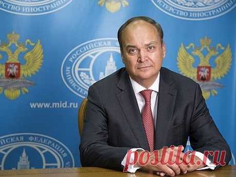 Посол России указал Западу на ошибочную политику по Украине. Посол России в Вашингтоне Анатолий Антонов указал Западу на ошибочную политику по Украине и призвал думать не о накачивании Киева оружием, а о переговорах. По его словам, западные страны пытаются создать такое положение, чтобы Россия не могла разговаривать с западными государствами на международной арене.