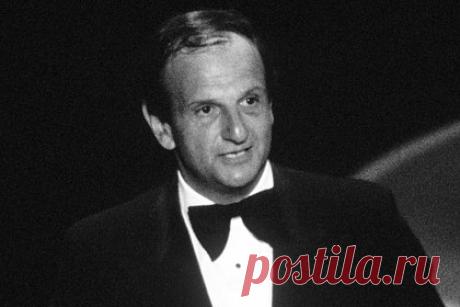 Умер сценарист «Пролетая над гнездом кукушки» Бо Голдман. На 91-м году жизни умер сценарист фильмов «Запах женщины» и «Пролетая над гнездом кукушки» Бо Голдман. О причинах смерти кинодеятеля не сообщается. Бо Голдман трижды становился лауреатом премии «Оскар» за сценарии к картинам «Мелвин и Говард», «Запах женщины» и «Пролетая над гнездом кукушки».