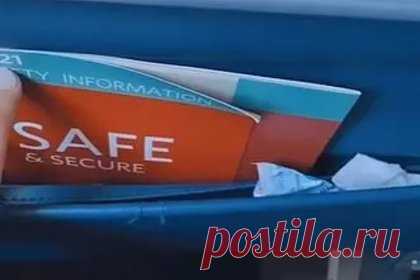 Стюардесса раскрыла самые грязные места самолета и напугала пользователей сети. Стюардесса раскрыла несколько самых грязных мест на борту самолета и напугала пользователей сети. Соответствующее видео она опубликовала на своей странице в TikTok. 33-летняя бортпроводница по имени Кэт Камалани из штата Юта, США, призналась, что члены экипажа никогда не дезинфицируют карманы кресел.