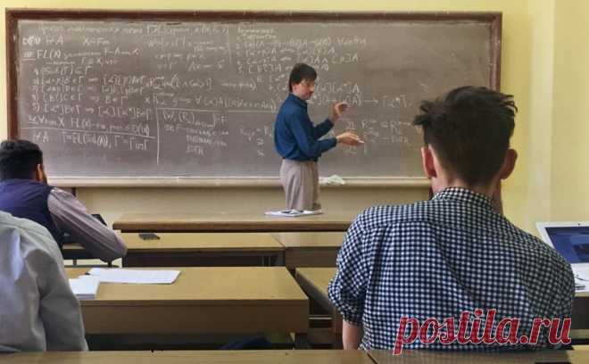 Преподавателя ВШЭ и МГУ осудили на 13 лет за надругательство над детьми. В январе и августе 2021 года подозреваемый совершил «иные действия сексуального характера» в отношении двух девочек 11 и шести лет. Экспертиза выявила у бывшего научного сотрудника гетеросексуальную педофилию