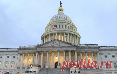 В Конгрессе договорились о продлении финансирования ведомств США. Принятие законопроекта в ближайшие дни позволить предотвратить приостановку финансирования работы правительственных структур, сообщил лидер демократического большинства в Сенате Чак Шумер