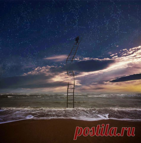 Пока мы живы, можно всё исправить,  Всё осознать, раскаяться, простить.  Врагам не мстить, любимым не лукавить,  Друзей, что оттолкнули, возвратить.  Пока мы живы, можно оглянуться,  Увидеть путь, с которого сошли.  От страшных снов очнувшись, оттолкнуться  От пропасти, к которой подошли.  Пока мы живы... Многие ль сумели  Остановить любимых, что ушли?  Мы их простить при жизни не успели,  И попросить прощенья не смогли...  Когда они уходят в тишину,  Туда, откуда точно нет возврата,  Порой…
