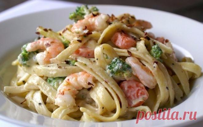 Паста с креветками в чесночно-сливочном соусе