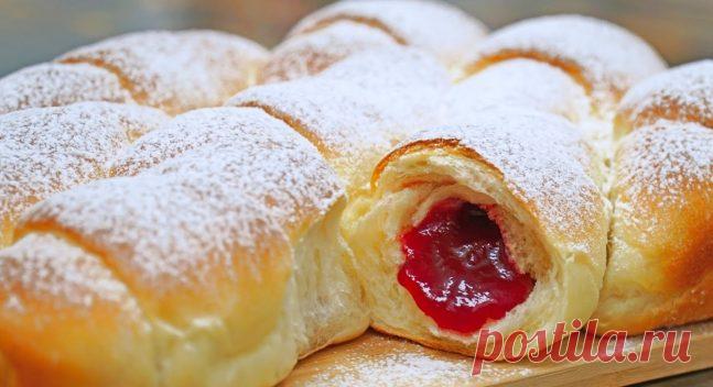   Простой рецепт, но булочки получаются очень мягкими и вкусными, свежими, даже на следующий день. Для приготовления вам потребуются такие ингредиенты: — яйцо, 1 шт; — мука, 400 г; — […]