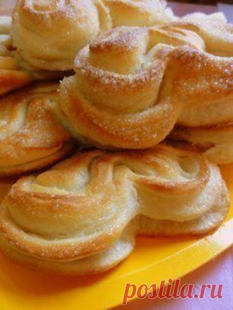 Плюшка сахарная В детстве я эти плюшки... / Еда и напитки / Сладкие блюда / Pinme.ru / Юлия Гришкевич