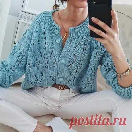 Женственные вязаные модели в оттенках голубого. Рельефы и ажур + схемы узоров | Вяжем вместе! | Яндекс Дзен