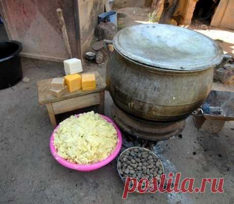 МЫЛО ИЗ ЗОЛЫ СВОИМИ РУКАМИ

#ВЪДИ #Исторiя #Человъкъ #Образованiе #Растенія #Народъ #Книгi

Всего 50 лет назад мыло делали вручную из натуральных материалов. Люди не знали о перхоти, бактериях, и последствиях химического производства мыла.

Мыло в хозяйстве, это естественный продукт, который легко получить используя подручные материалы.
Достаточно иметь под рукой золу, пепел, остатки жира от приготовления пищи и вы получаете экологически чистое моющее средство.

Раньше уст...