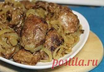 САМЫЙ ВКУСНЫЙ РЕЦЕПТ ПЕЧЕНИ
Ингредиенты:
600 г - говяжьей печени 
1 шт.- яйцо 
3 зубчика - чеснока 
1 ч. л. - сахара 
1 ч. л.- соли (без горки) 
0,5 ч. л. -соды 
1 шт.- луковица 
масло растительное -для жарки 
мука кукурузная - для панировки 
Приготовление:
Печень вымыть, обсушить, удалить пленку и нарезать крупными кусочками. 
Приготовить маринад: в миске взбить яйцо с солью, сахаром, содой и чесноком, пропущенным через пресс. Залить полученной смесью кусочки печени и ост...