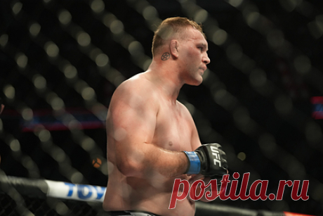 UFC нашел замену сопернику Олейника. UFC нашел нового соперника для российского тяжеловеса Алексея Олейника. 29-летний американский боец смешанного стиля (MMA) Джаред Вандера заменит Илира Латифи, который снялся с поединка против Олейника из-за болезни. Россиянин подерется в рамках турнира UFC 273, который состоится 10 апреля.