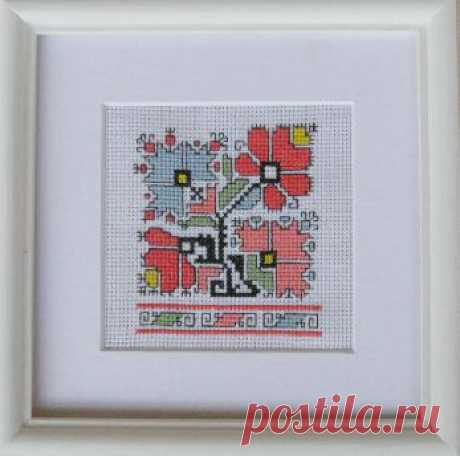 българска шевица в рамка българска шевица в рамка, бродерия с конци DMC,дървена рамка,паспарту, стъкло, Мотив от българска шевица, размер с рамката 17 х 18 см