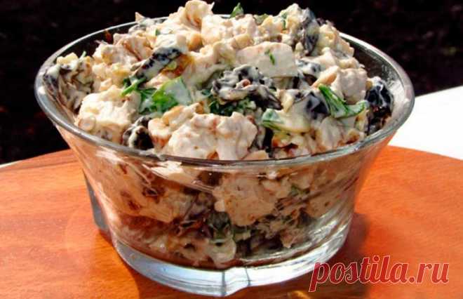 Рецепт фантастически вкусного салата с курицей, шампиньонами и солеными огурчиками - Это интересно