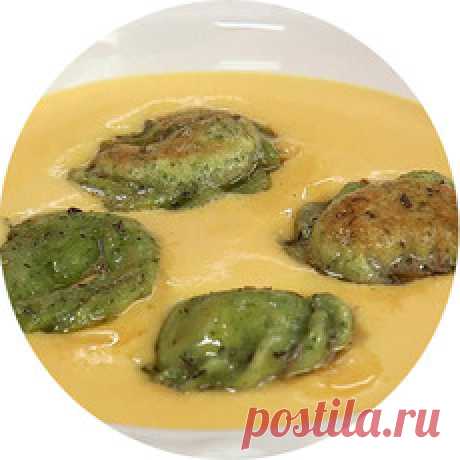 Как вкусно приготовить тыквенный суп с зелеными пельмешками - рецепт с фото