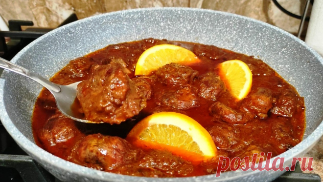 Вкусная и бюджетная подлива к любому гарниру. Так желудки вы точно не готовили Тушёные желудки — это вкусное и питательное блюдо, которое может стать отличным дополнением к вашему обеду или ужину. Желудки содержат большое количество белка, витаминов и минералов, что делает их ценным источником полезных веществ. Существует множество рецептов приготовления тушёных желудков. Их можно тушить с овощами, грибами, крупами и другими ингредиентами. В зависимости от рецепта, вкус блюда […]