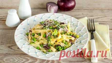 Паста с кабачками и зеленым горошком, пошаговый рецепт с фото Вариаций на тему пасты с соусом множество. Ольга Кривошеина предлагает свою версию.