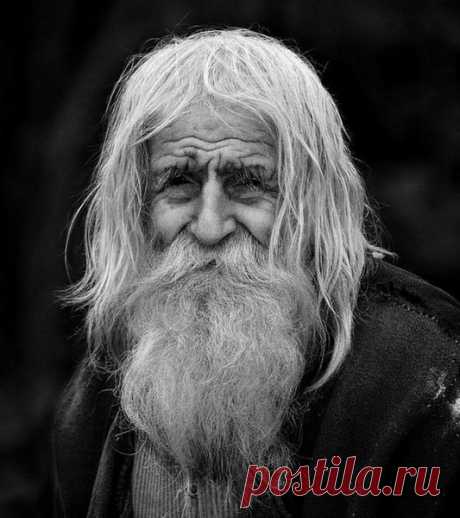 Дар Деда Михея | Во тьме ночной | Яндекс Дзен  1961 году мои родители, как и множество молодых семей в то время, уехали в Сибирь. Я даже сейчас не вспомню названия маленького поселка, в котором мы жили, но зато прекрасно помню, как располагались там все дома – до сих пор проведу, хоть глаза завязывайте!