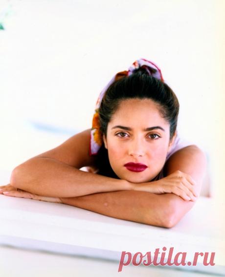 Лучшие фотографии сногсшибательной Сальмы Хайек из фото- сессий разных лет