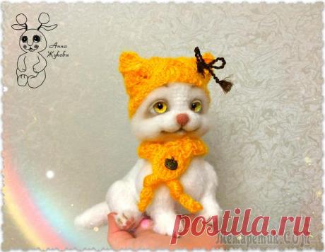 Белая кошечка Сильва.