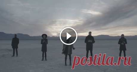 Чудовий кавер на легендарну пісню Hallelujah Леонарда Коена Гурт Pentatonix записав кавер на легендарну композицію Hallelujah Леонардо Коена. Чудове поєднання голосів.