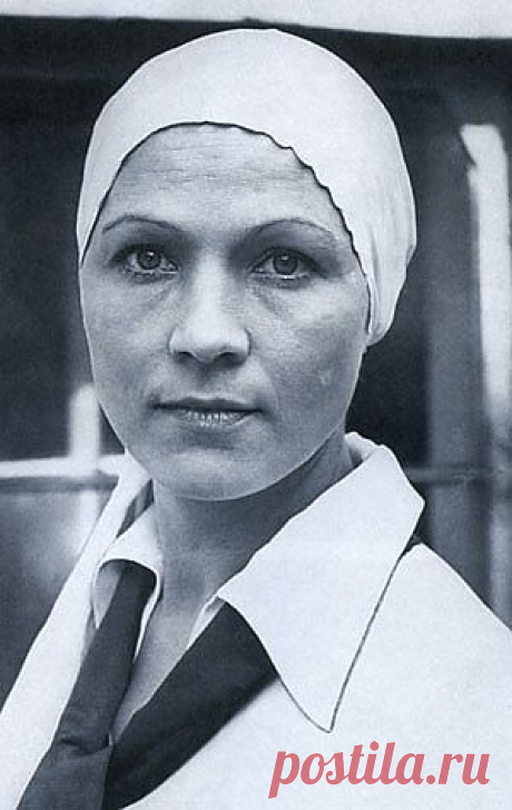 Нина Русланова. Творческая биография