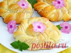 Плюшки из дрожжевого теста с сахаром: рецепт