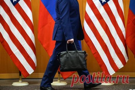Описаны последствия для Украины при успехе переговоров России и США. Политолог Павел Салин заявил, что в случае, если в переговорах по гарантиям безопасности США встанут на сторону России и поддержат ее требования, Украине придется проводить более гибкую политику. Он уточнил, что, тем не менее, к реальным действиям это не приведет, речь идет исключительно о вербальной гибкости.