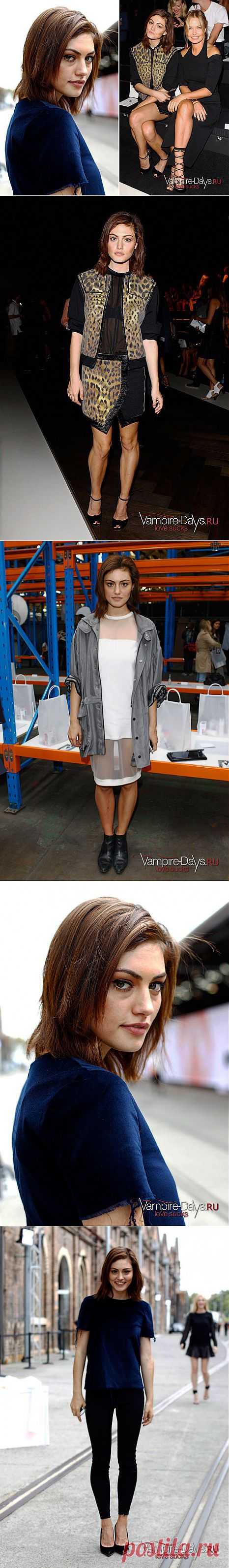 Фиби Тонкин на показе мод