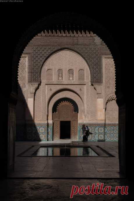 «Марракеш - жемчужина, переброшенная через Атлас» – поэтическая аллегория поэтессы Хафса Бинт-аль-Хадж. - Путешествуем вместе