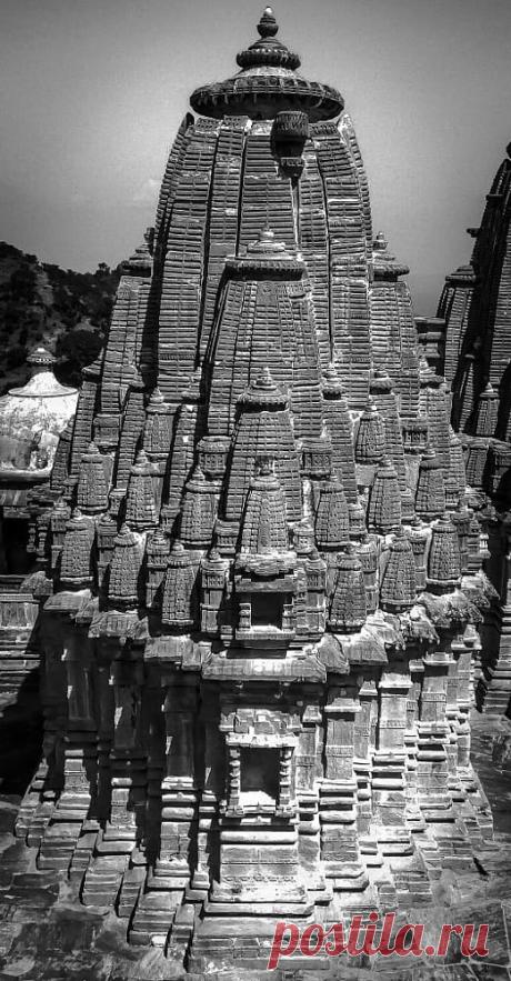 danielwamba:
“ Himanshu Sachdeva
Neelkanth Temple, Kumbhalgarh (Rajasthan) one of around 350 temples in Kumbhalgarh (Rajasthan)
”
