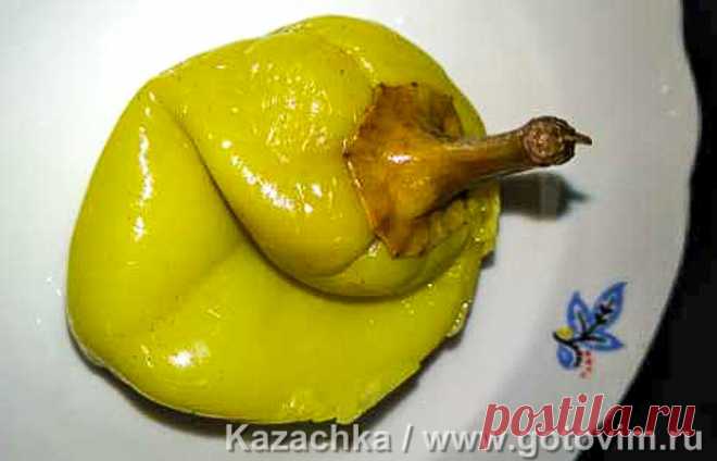 Квашеный сладкий перец. Рецепт с фото Абхазский рецепт заготовки из сладкого перца. В холодильнике и в рассоле такой перец хранится очень долго. Можно держать в керамической таре на балконе, но нужно смывать кружки, т.е. снимать плесень с круга, который находится под гнётом.