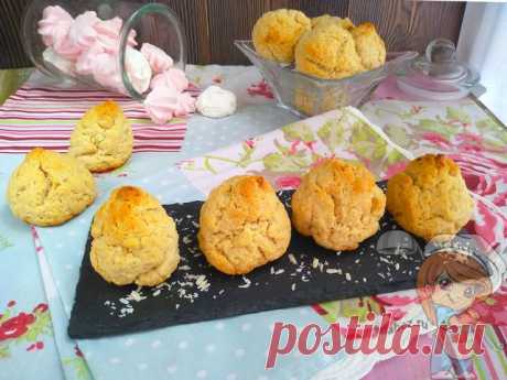 Домашнее печенье Кокосанка. ПП рецепт в домашних условиях Простой рецепт печенья на основе кокосового масла и стружки - Кокосанка. Для сладкого вкуса кокосового печенья используется натуральный сироп или мед.