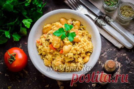 Жареный рис с фасолью консервированной и грибами, рецепт с фото