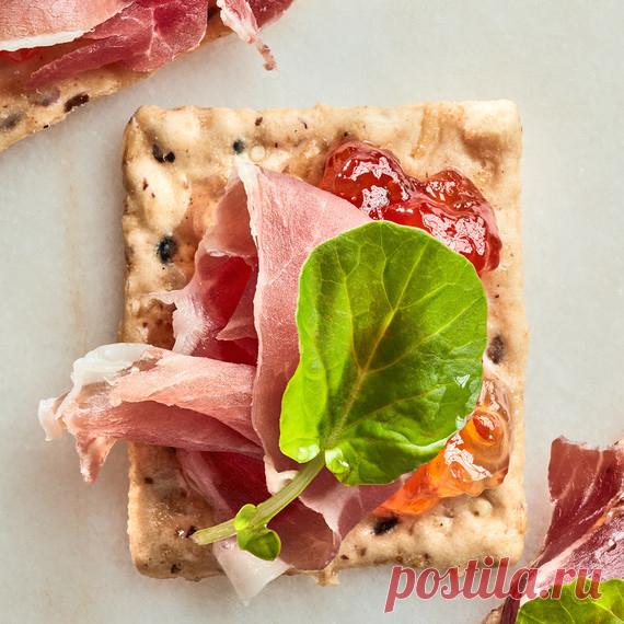 4 Delicious Ways Crackers Save The Day for Last-Minute Entertaining / марта Стюарт