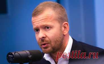 В Латвии задержали экс-депутата, назвавшего русский язык «нашим языком». Экс-депутата сейма, который с трибуны раскритиковал декларацию «об устранении последствий русификации», задержали, сообщили в партии «Стабильность». Ранее на Росликова завели дело за «помощь России в ее действиях против Латвии»