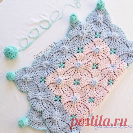 Плед из красивых мотивов крючком
Описание: https://vjazalochka.ru/vyazanie-dlya-doma/pledy-podushki/pled-iz-krasivykh-motivov-kryuchkom